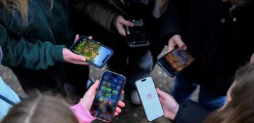 Why young Europeans discuss mental health and personal issues with AI chatbots?
