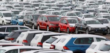 UK car market grows as EVs gain record share