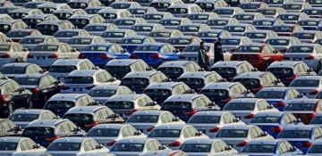 BMW earnings drop 25% despite beating forecasts
