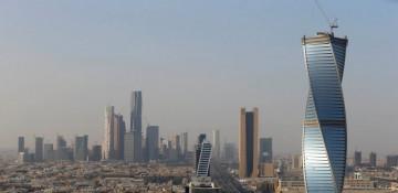 Saudi Arabia posts $33.5B budget deficit on oil revenue drop