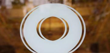 Macquarie beats profit estimates on commodity boost, shares hit record high  (Economics)