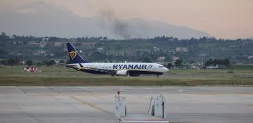 Ryanair to close Thessaloniki base after airport fee dispute 
