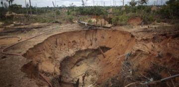 Kenya investigates gold mine collapse killing 15