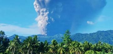 Indonesia resumes search for victims of Mount Dukono eruption
