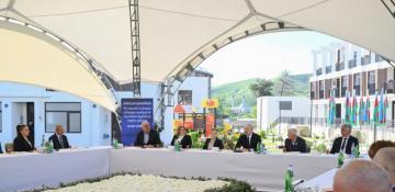 President Ilham Aliyev met with families moving to first residential complex in Zangilan 