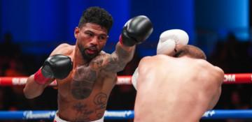 Zuffa Boxing 06: Shane Mosley Jr. stuns Serhii Bohachuk with knockout -  VIDEO 