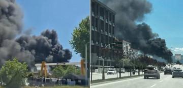 Massive plastics warehouse fire sends thick black smoke over Bursa, Türkiye - VIDEO 