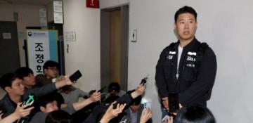 Samsung faces labour crisis as chairman issues rare apology