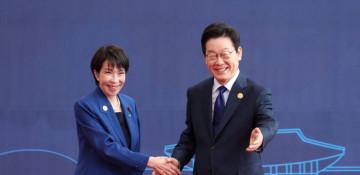 Japan, South Korea push for closer cooperation on stable energy supply