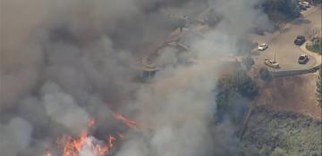 Thousands evacuated as California wildfire burns over 1,300 acres -  VIDEO 