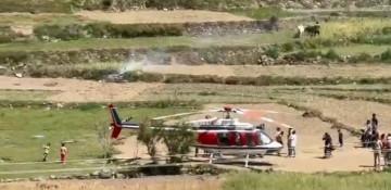 Helicopter carrying Badrinath pilgrims makes emergency landing in Tehri -  VIDEO 