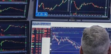 Suspicious $800M oil trades after Trump remarks spark regulatory probe