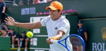 Learner Tien stuns Stefanos Tsitsipas in Geneva opener