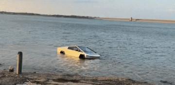 Texas man arrested after driving Tesla Cybertruck into lake to test ‘wade mode’ -  VIDEO 