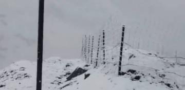 Snowfall in may turns Zojila region into white landscape amid extreme heat in India - VIDEO 