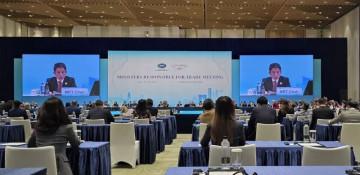 China pushes for stronger economic cooperation among APEC members