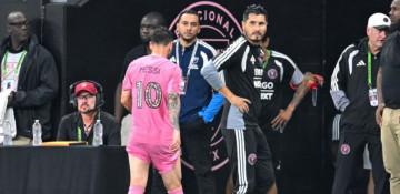 Lionel Messi exits Inter Miami match early with possible injury scare -  VIDEO 