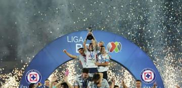 Cruz Azul stun Pumas to clinch Liga MX Clausura title