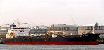 Why did the sanctioned Russian tanker Universal suddenly change course?