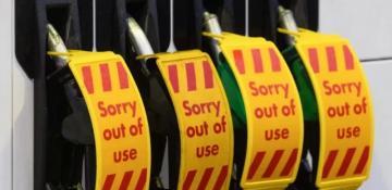 UK relaxes Russian oil sanctions amid soaring fuel prices