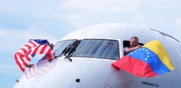 U.S.-Venezuela commercial flight returns to Caracas after 7 years