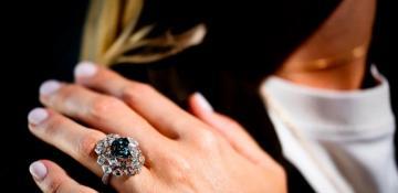 Rare blue-green diamond sells for record $17.3 million at Geneva auction