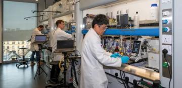 Glasgow scientists build 25,000 times faster way of testing computer networks