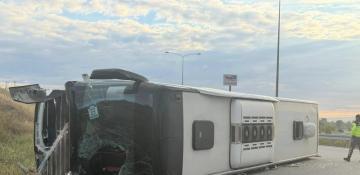 Passenger bus overturns in Türkiye, over 20 injured -  VIDEO 