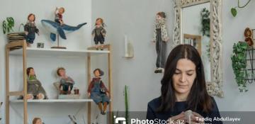 Meet the artist bringing dolls to life with retro nostalgia -  PHOTOS 