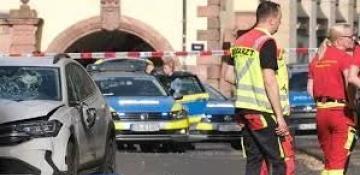 Two dead, dozens injured as car plows into crowd in Leipzig -  VIDEO 