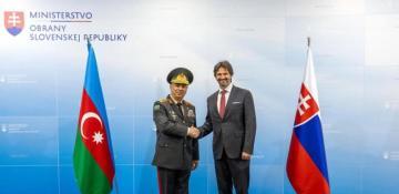 Azerbaijan and Slovakia discuss military cooperation
