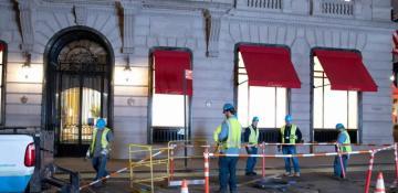 Woman dies after falling into open manhole in Midtown New York -  VIDEO 