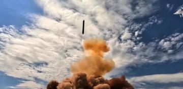 Russia tests new powerful missile, Putin applauds