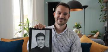 Rome ‘sexy priest’ calendar star admits never attended seminary