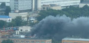 Massive fire breaks out at Moscow hostel housing 600 -  VIDEO 