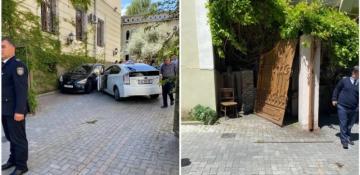 Man accused of hooliganism after ramming Georgian Patriarchate gates