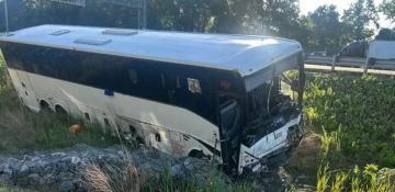 Bus crashes into six cars in Virginia, killing five, injuring dozens