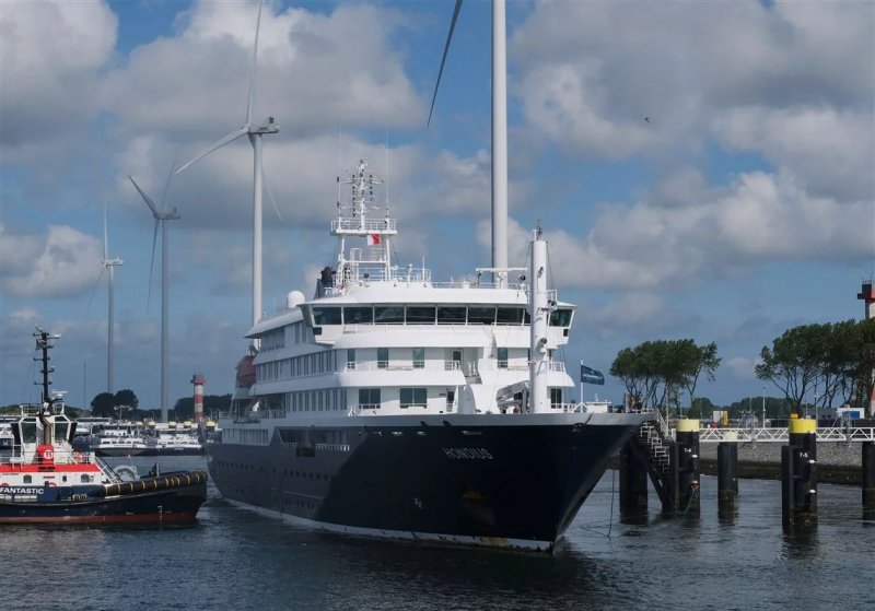 Hantavirus-hit cruise line says vessel not the source