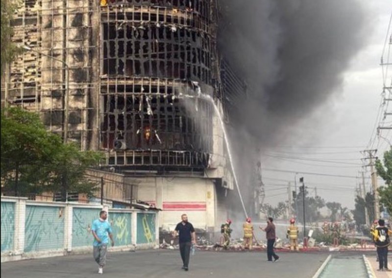 At least 8 dead, dozens injured in Tehran shopping centre fire -  VIDEO 