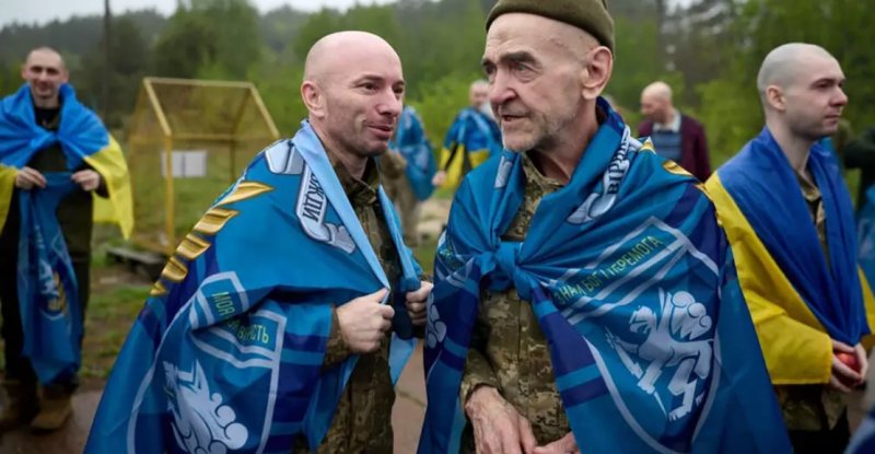 Mariupol and Chernobyl defenders freed in massive POW swap -  VIDEO 