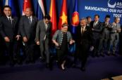 Thai and Cambodian leaders hold talks on ASEAN sidelines