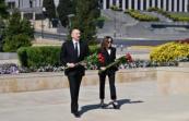 President Aliyev and First Lady pay tribute to Azerbaijanis who died for Victory over fascism -   VIDEO 