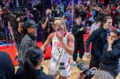 Sarah Ashlee Barker hits buzzer-beater after personal loss