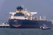Chinese supertanker carrying Iraqi crude navigates Strait of Hormuz