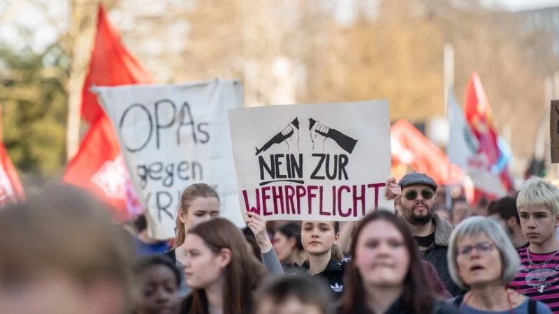 Conscription talks in Germany highlight age gap