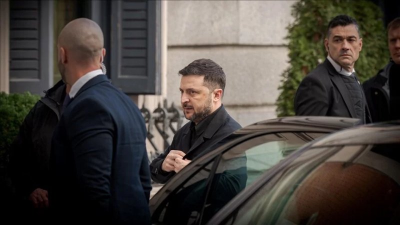 Zelenskyy arrives in Romania to take part in Bucharest Nine summit