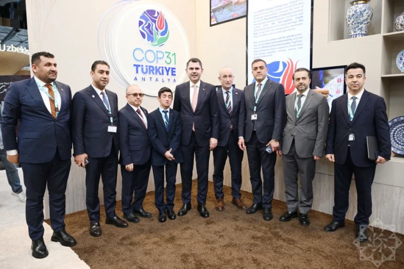 Turkish officials visit “Urban Expo” during WUF13