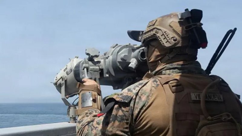 US and Iran exchange strikes in Gulf in latest test of ceasefire 