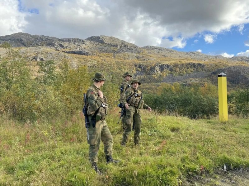 Swedes face fines for hurling stones into Russian territory