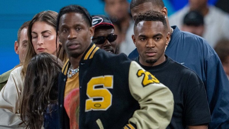 Travis Scott booed by fans at first Türkiye performance